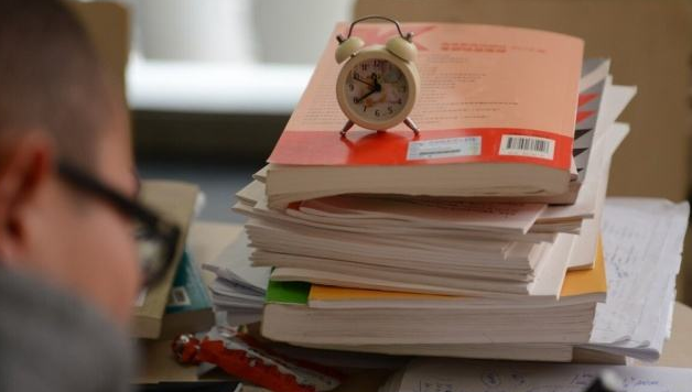 考研筆試分數不理想,是該準備二戰還是就業?