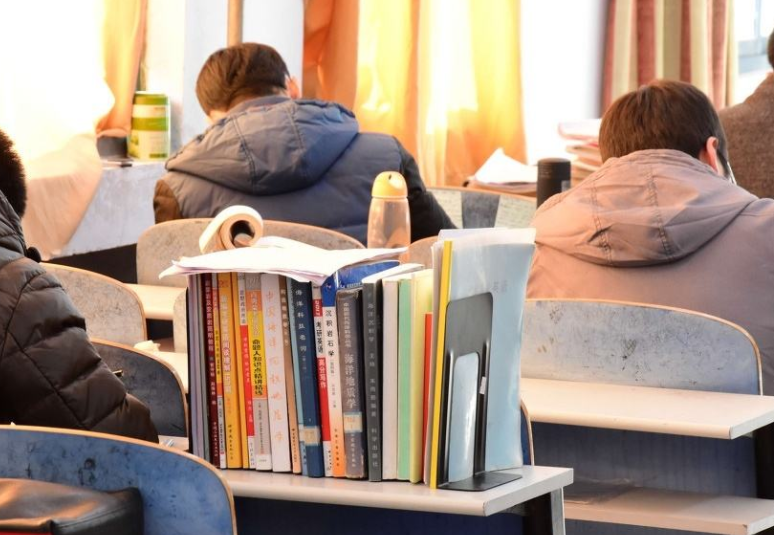 2022考研初試成績公布,還差3月中旬的國家線,過了就能讀研嗎?